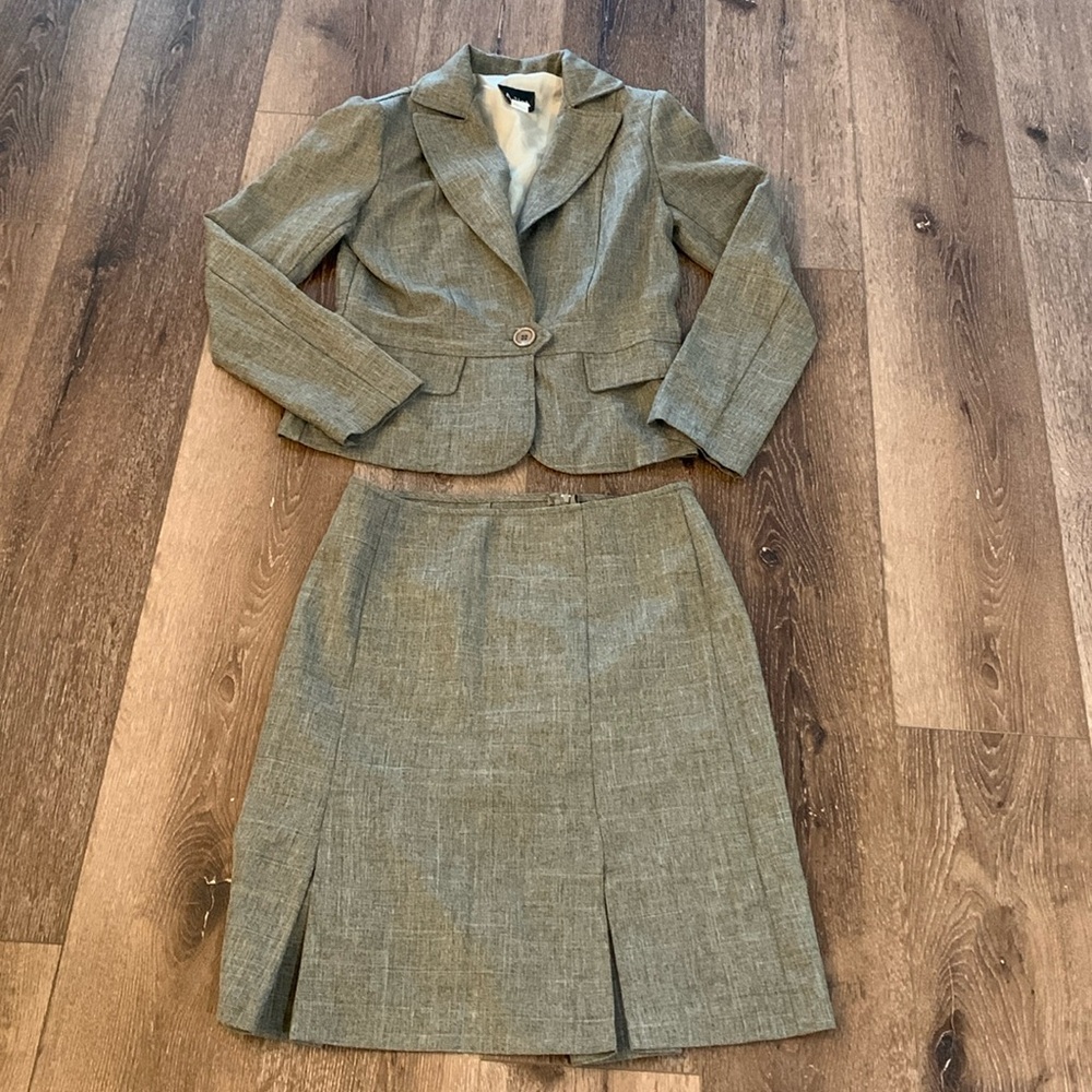 A-LIST by Wrapper Vintage Matching Business Skirt and Blazer Top Set. Size 5/6